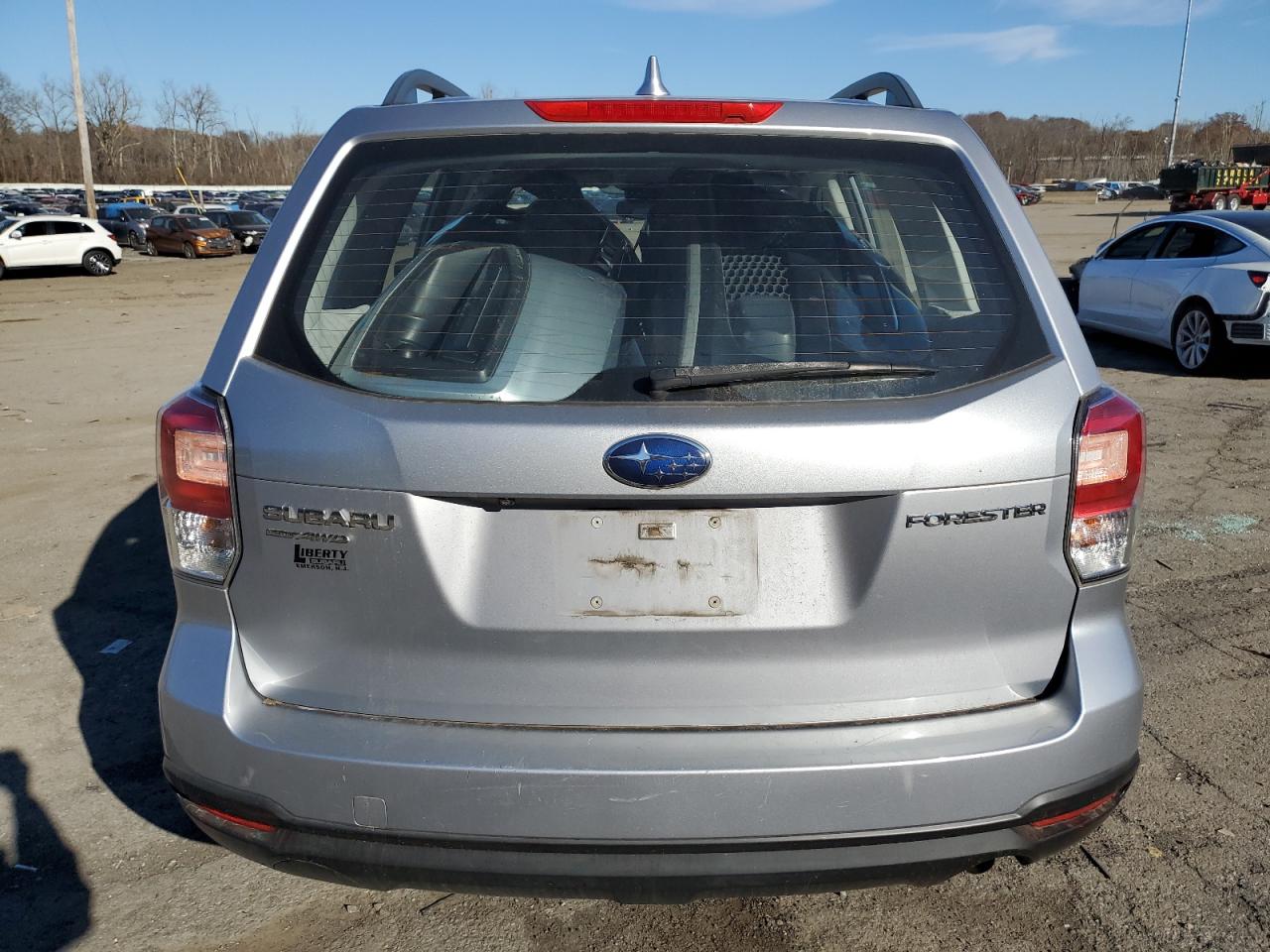 2018 Subaru Forester VIN JF2SJABC5JH426676 Copart auction photo, front end / minor dent/scratches damage thumbnail 6