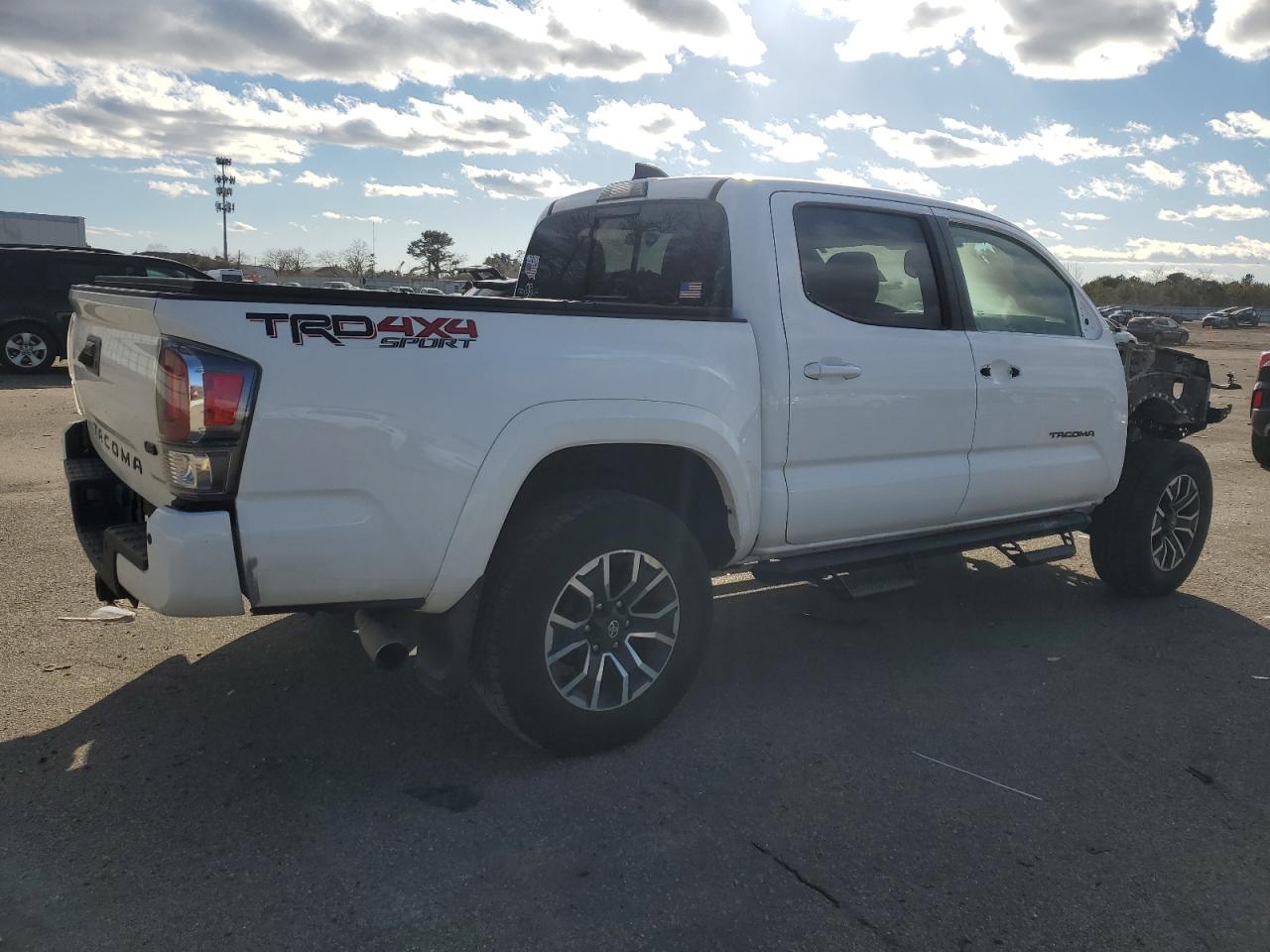 2022 Toyota Tacoma VIN 3TMCZ5AN3NM488651 Copart auction photo, burn - interior / stripped damage thumbnail 3