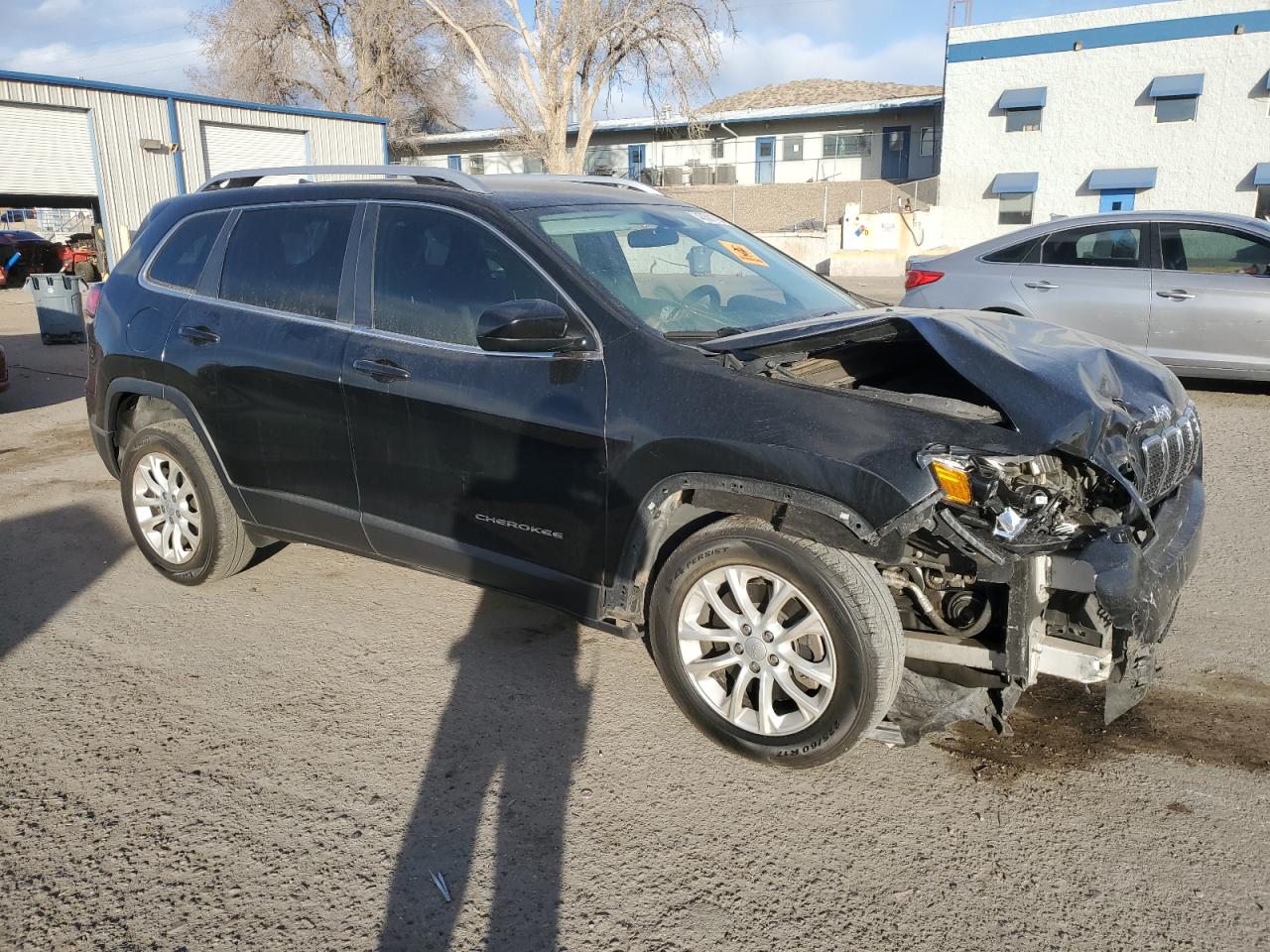 2019 Jeep Cherokee VIN 1C4PJLCB6KD490448 Copart auction photo, front end damage thumbnail 4