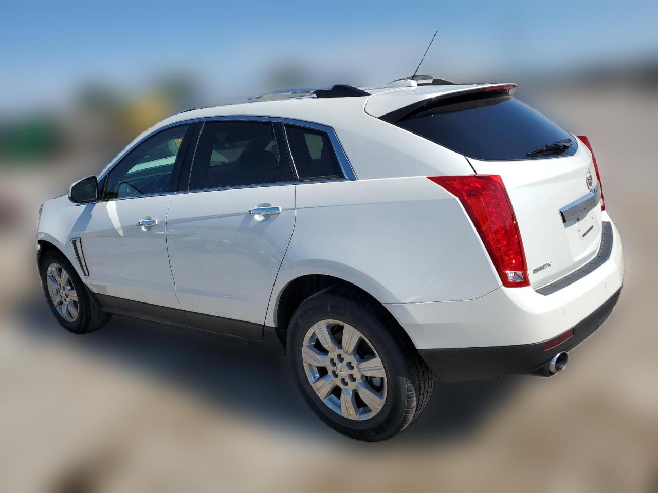 2016 Cadillac SRX VIN 3GYFNBE3XGS555254 Copart auction photo, front end / minor dent/scratches damage thumbnail 2