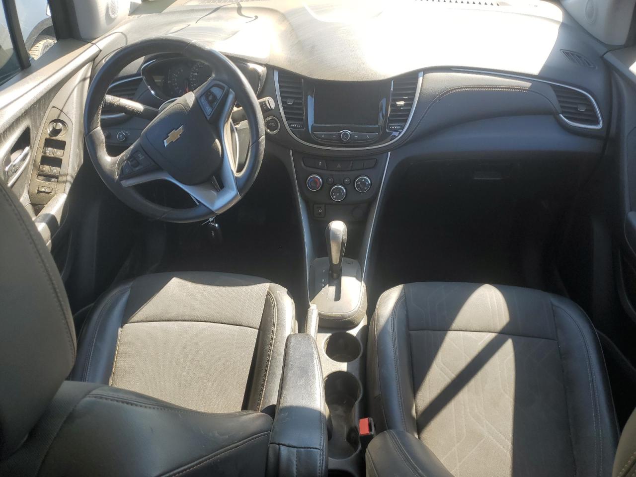 2018 Chevrolet Trax VIN KL7CJLSB7JB597502 Copart auction photo, side / front end damage thumbnail 8