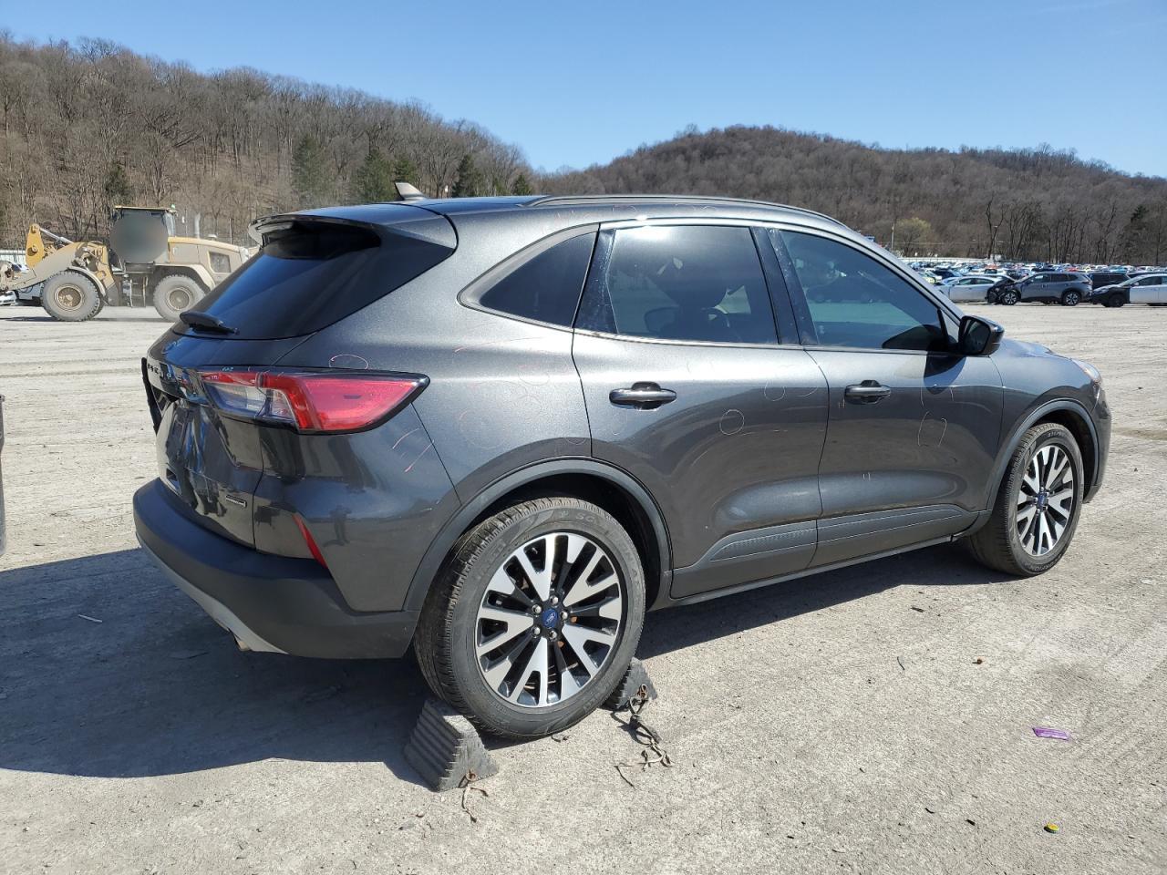 2020 Ford Escape VIN 1FMCU9BZ4LUC19926 Copart auction photo, rear end / side damage thumbnail 3