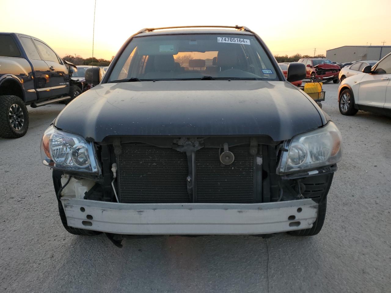 2005 Toyota Highlander VIN JTEGP21A450071881 Copart auction photo, front end / minor dent/scratches damage thumbnail 5