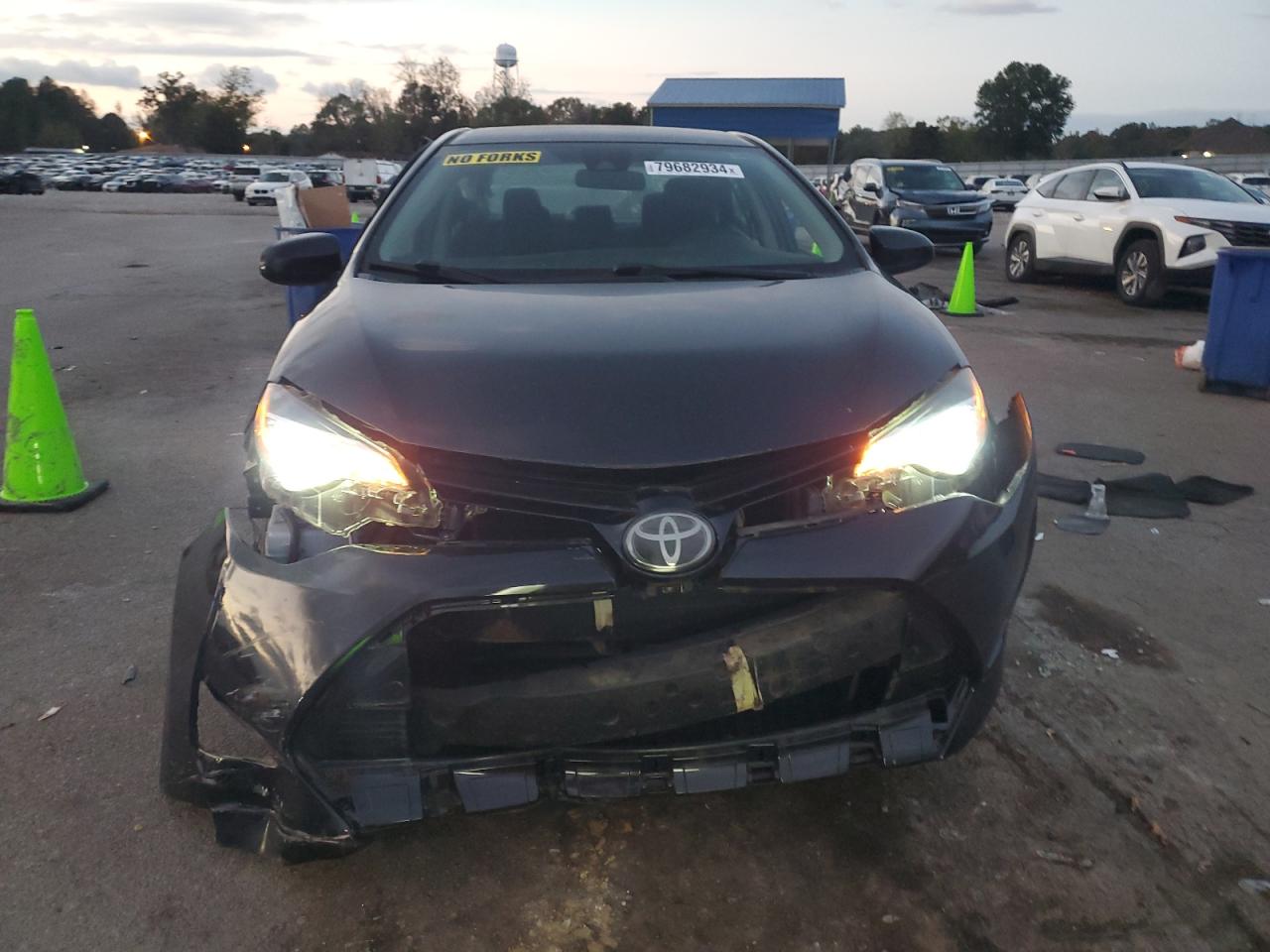 2018 Toyota Corolla VIN 5YFBURHE1JP755540 Copart auction photo, side / front end damage thumbnail 5