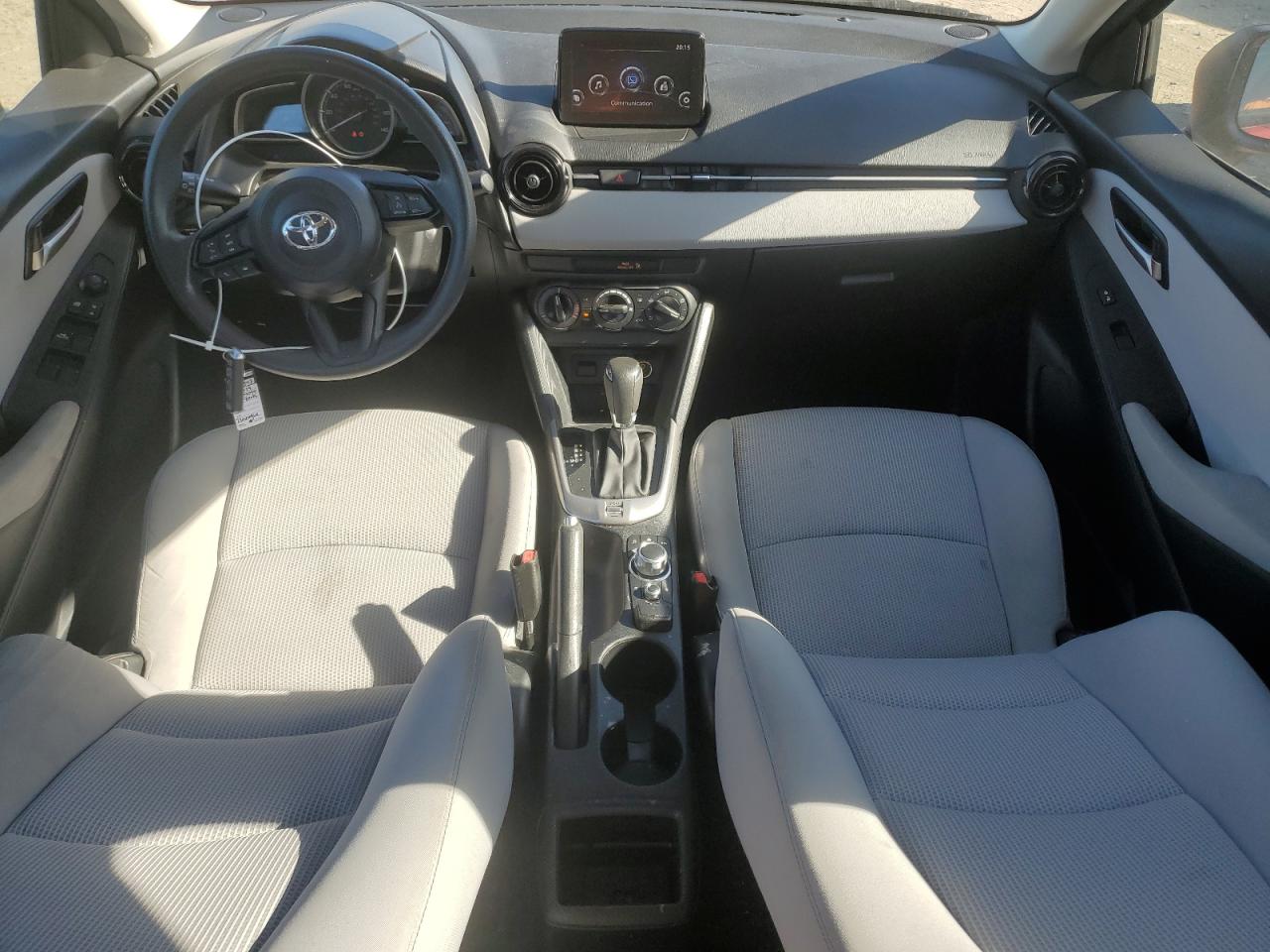 2019 Toyota Yaris VIN 3MYDLBYV9KY523290 Copart auction photo, rear end damage thumbnail 8