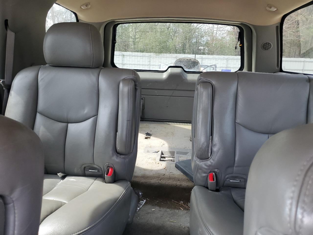 2005 Chevrolet Tahoe VIN 1GNEK13T05R139454 Copart auction photo, front end / side damage thumbnail 10