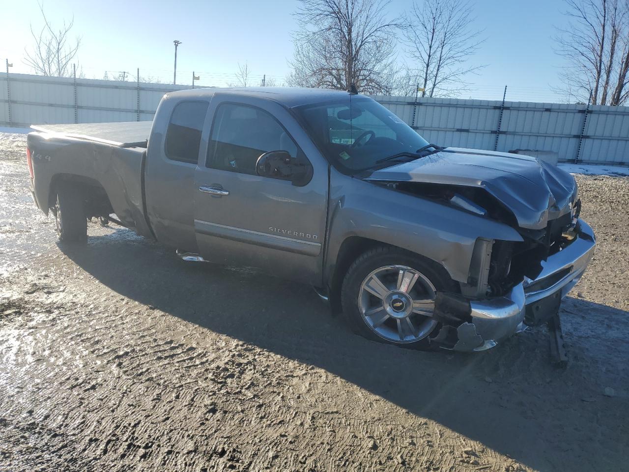 2013 Chevrolet Silverado VIN 1GCRKSE72DZ170462 Copart auction photo, front end / side damage thumbnail 4