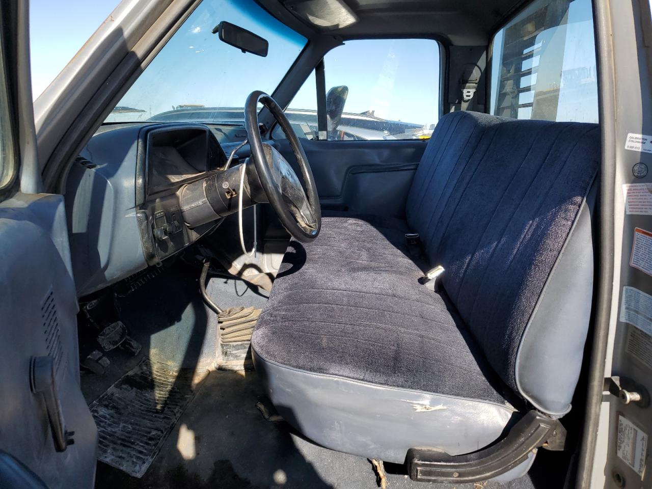 1990 Ford F350 VIN 2FDKF38G2LCB19705 Copart auction photo, side damage thumbnail 10