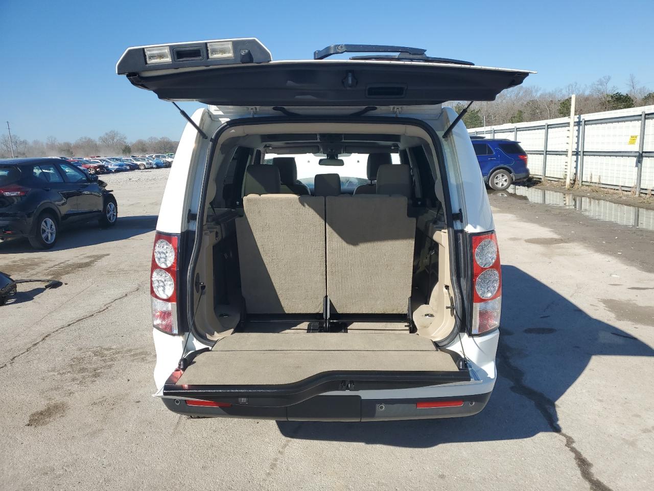 2012 Land Rover LR4 VIN SALAK2D47CA611125 Copart auction photo, front end damage thumbnail 6