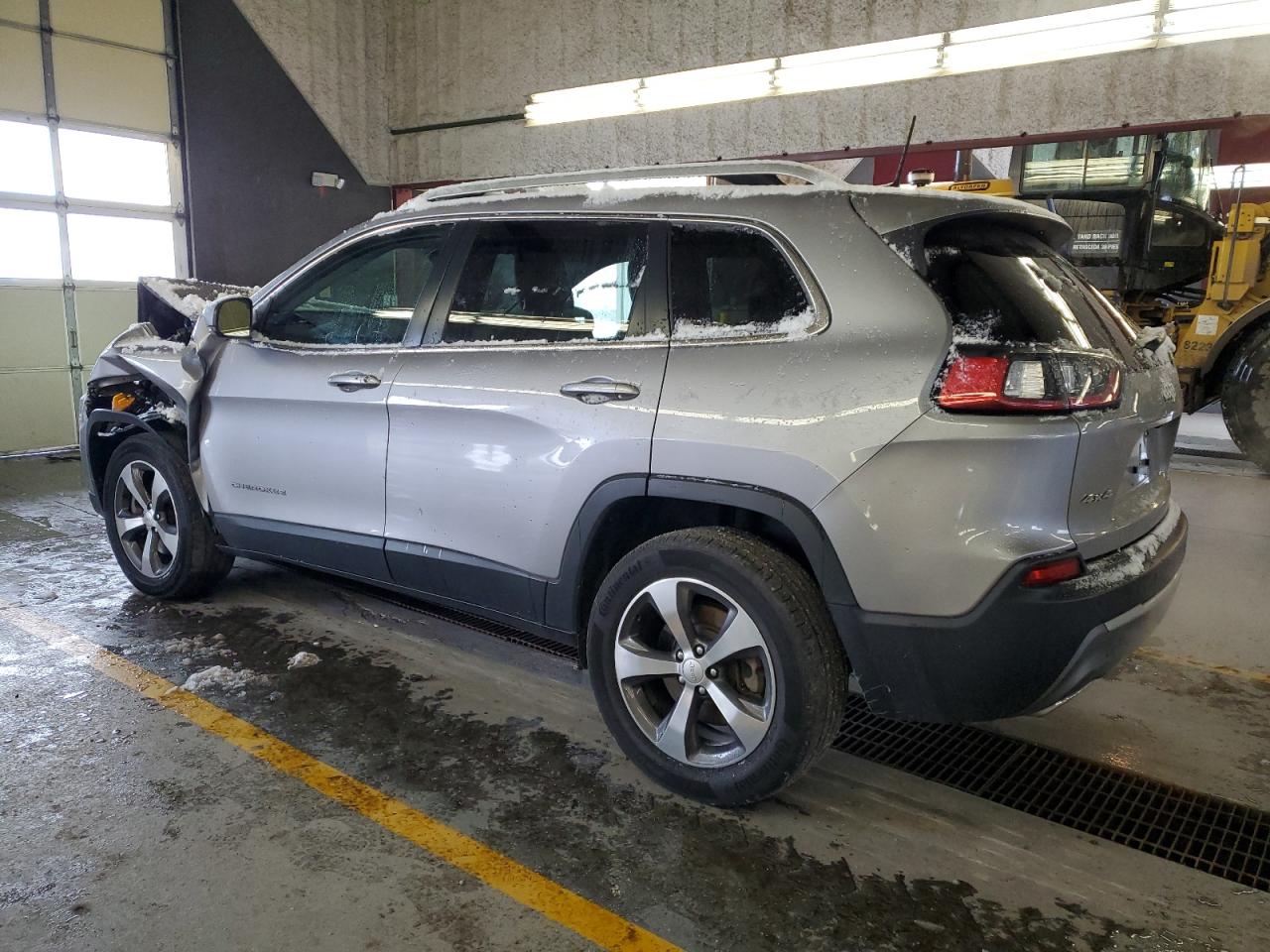 2020 Jeep Grand Cherokee VIN 1C4PJMDX1LD558530 Copart auction photo, front end damage thumbnail 2