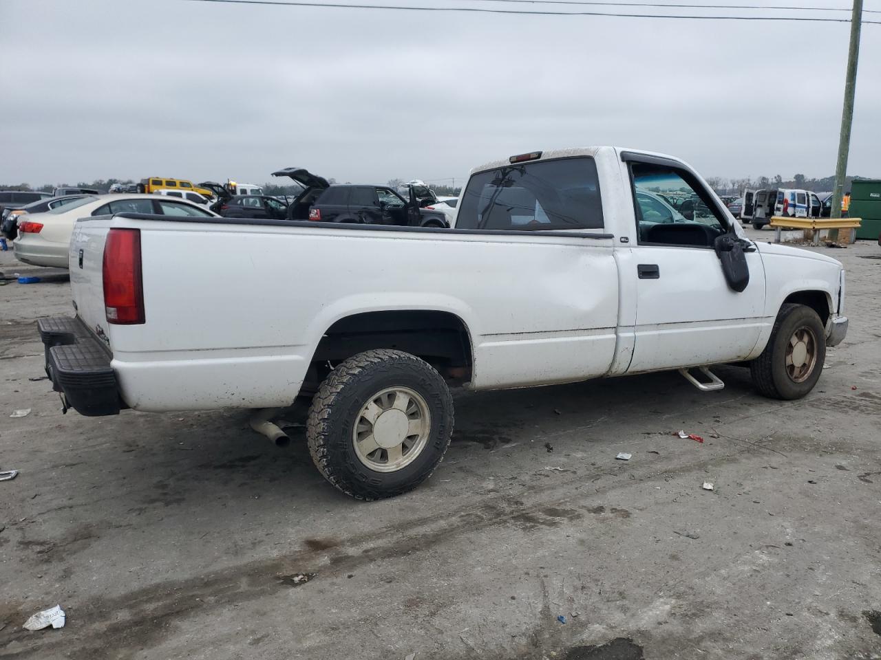 1997 GMC Sierra VIN 1GTEC14WXVZ551590 Copart auction photo, front end damage thumbnail 3