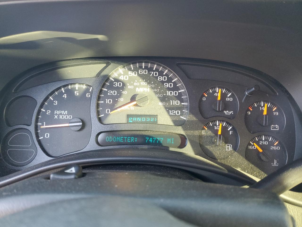 2005 Chevrolet Avalanche VIN 3GNEK12Z25G291998 Copart auction photo, front end / minor dent/scratches damage thumbnail 9