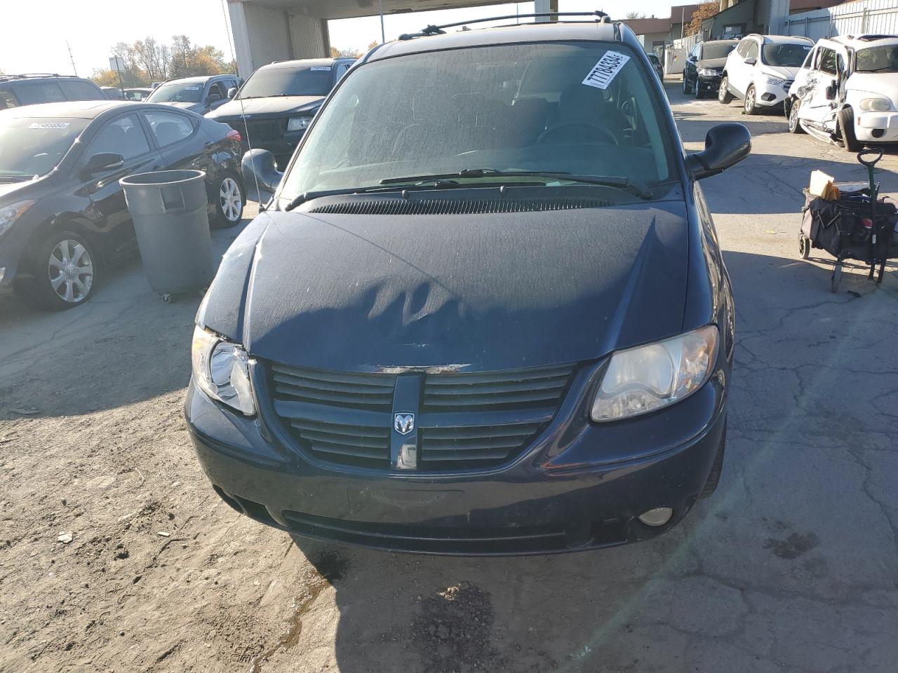 2005 Dodge Caravan VIN 2D4GP44L85R569040 Copart auction photo, frame damage / front end damage thumbnail 5