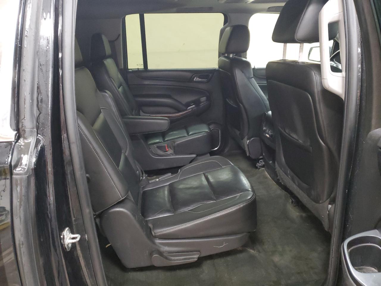 2015 Chevrolet Suburban VIN 1GNSKJKC8FR141006 Copart auction photo, front end / minor dent/scratches damage thumbnail 11