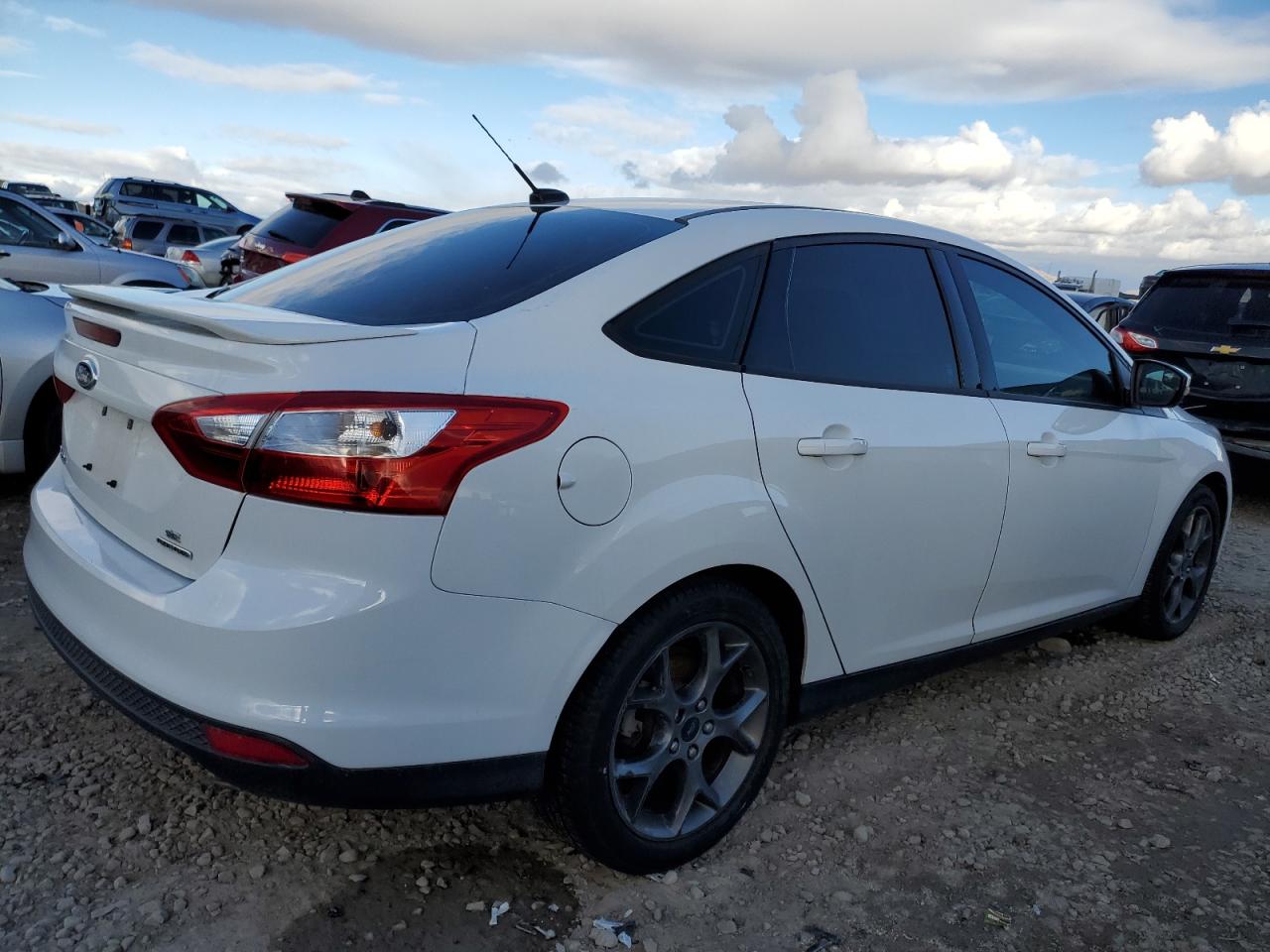 2013 Ford Focus VIN 1FADP3F2XDL325935 Copart auction photo, mechanical / minor dent/scratches damage thumbnail 3