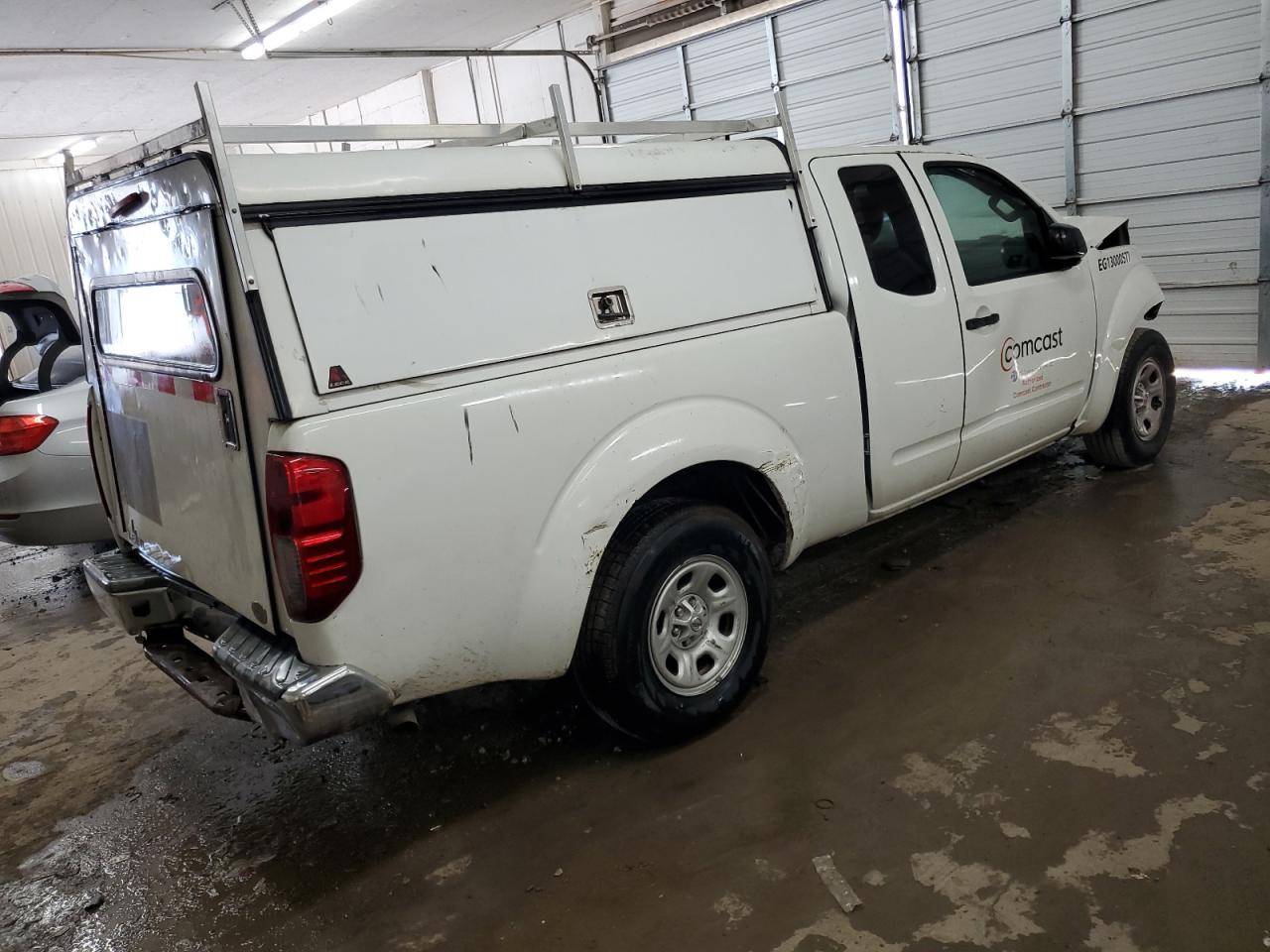 2015 Nissan Navara (Frontier) VIN 1N6BD0CT4FN700597 Copart auction photo, front end / side damage thumbnail 3