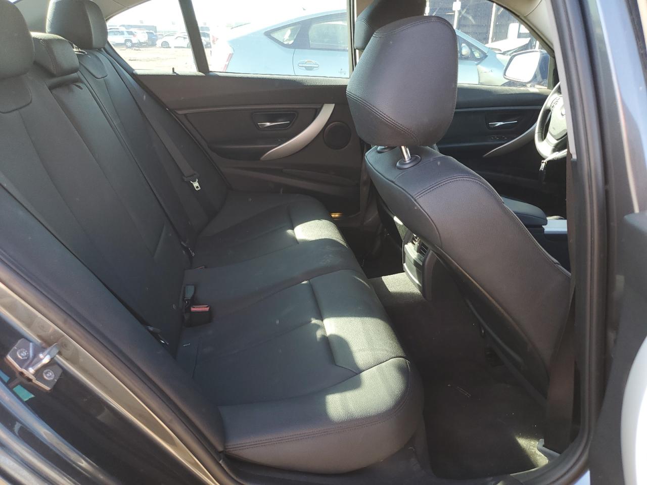 2014 BMW 3er VIN WBA3B1C52EK131993 Copart auction photo, rear end / front end damage thumbnail 11
