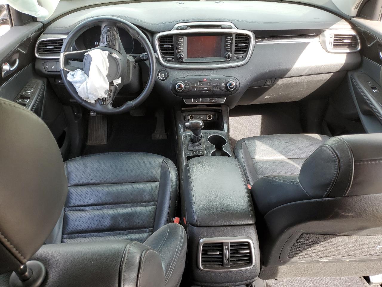 2018 KIA Sorento VIN 5XYPHDA53JG354972 Copart auction photo, front end / minor dent/scratches damage thumbnail 8