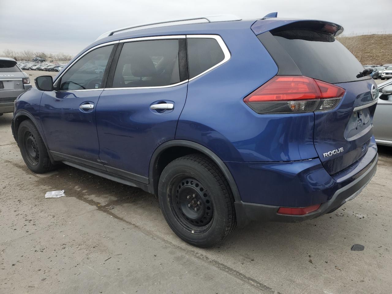 2017 Nissan Rogue VIN KNMAT2MV5HP553601 Copart auction photo, front end / minor dent/scratches damage thumbnail 2