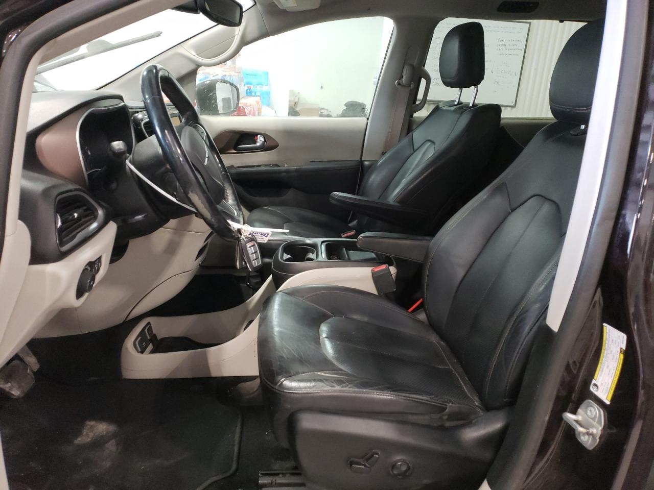 2019 Chrysler Pacifica VIN 2C4RC1BGXKR561569 Copart auction photo, front end damage thumbnail 7