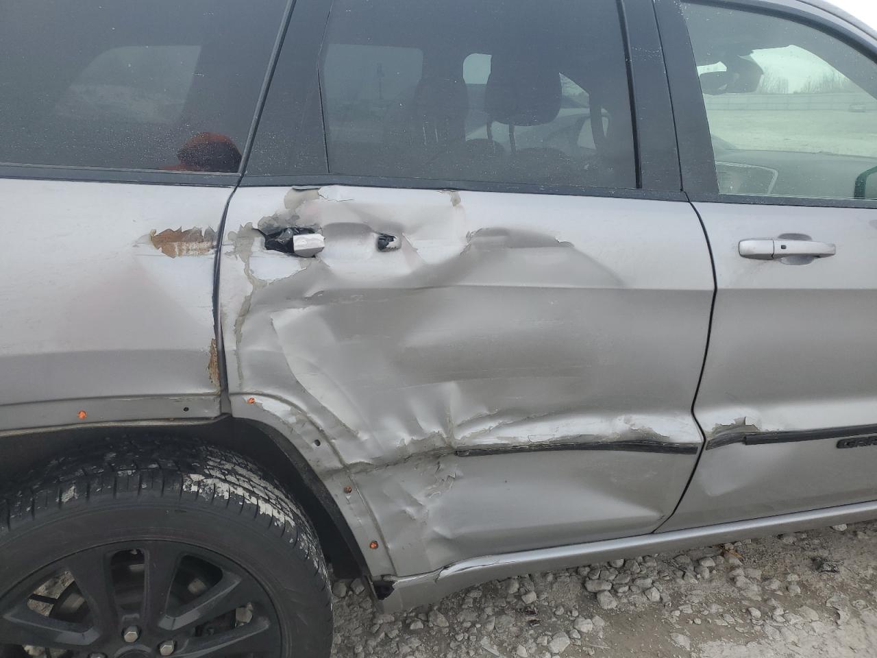 2017 Jeep Grand Cherokee VIN 1C4RJFAGXHC924863 Copart auction photo, all over damage thumbnail 11