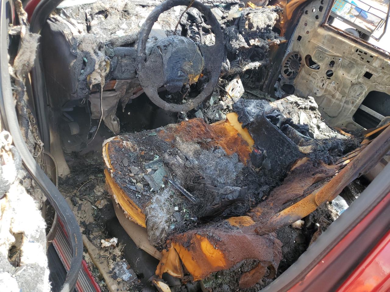 2004 Ford F-150 VIN 2FTRX17284CA90447 Copart auction photo, burn / burn - interior damage thumbnail 8