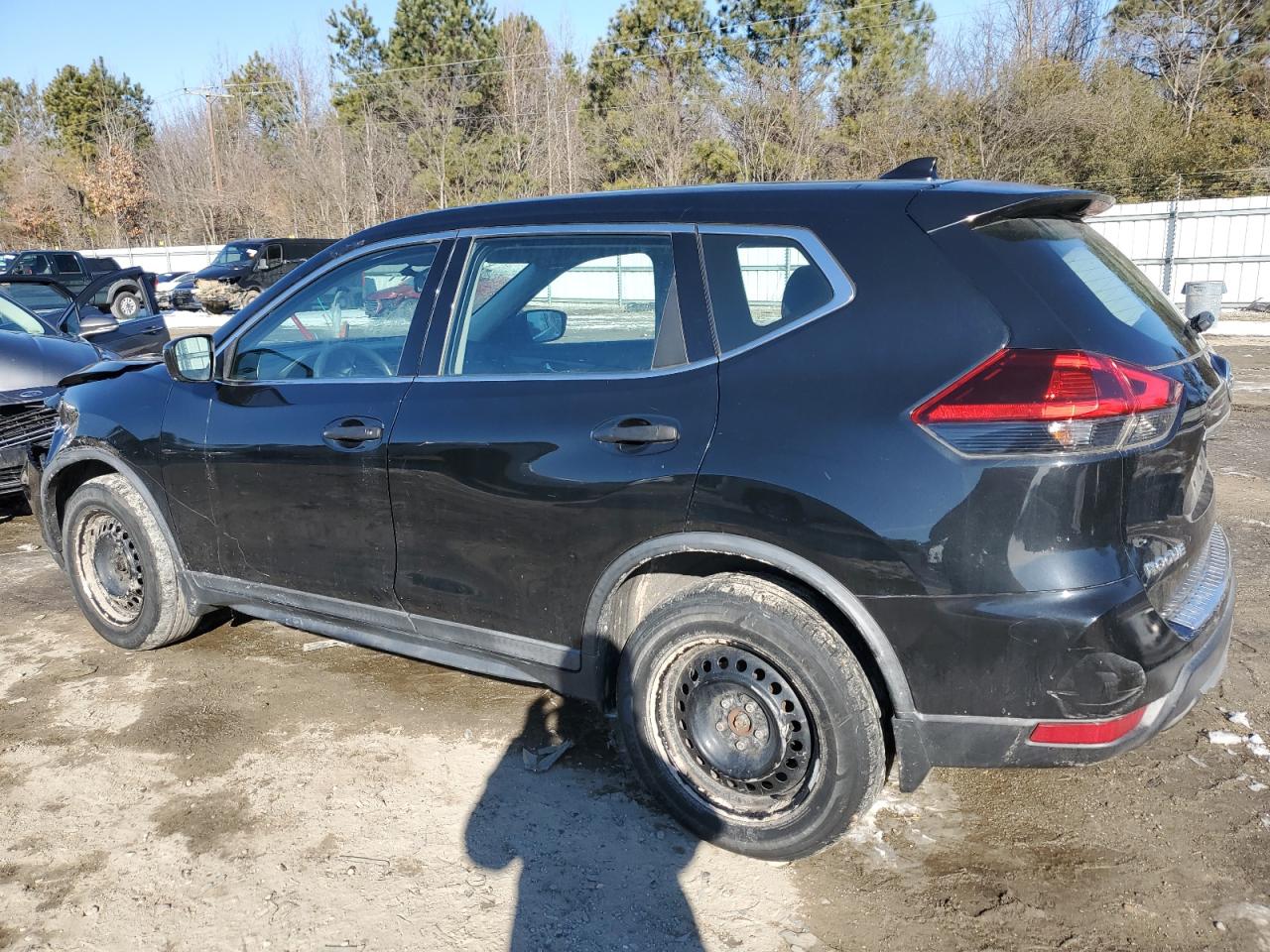 2018 Nissan Rogue VIN KNMAT2MV3JP536222 Copart auction photo, front end / minor dent/scratches damage thumbnail 2