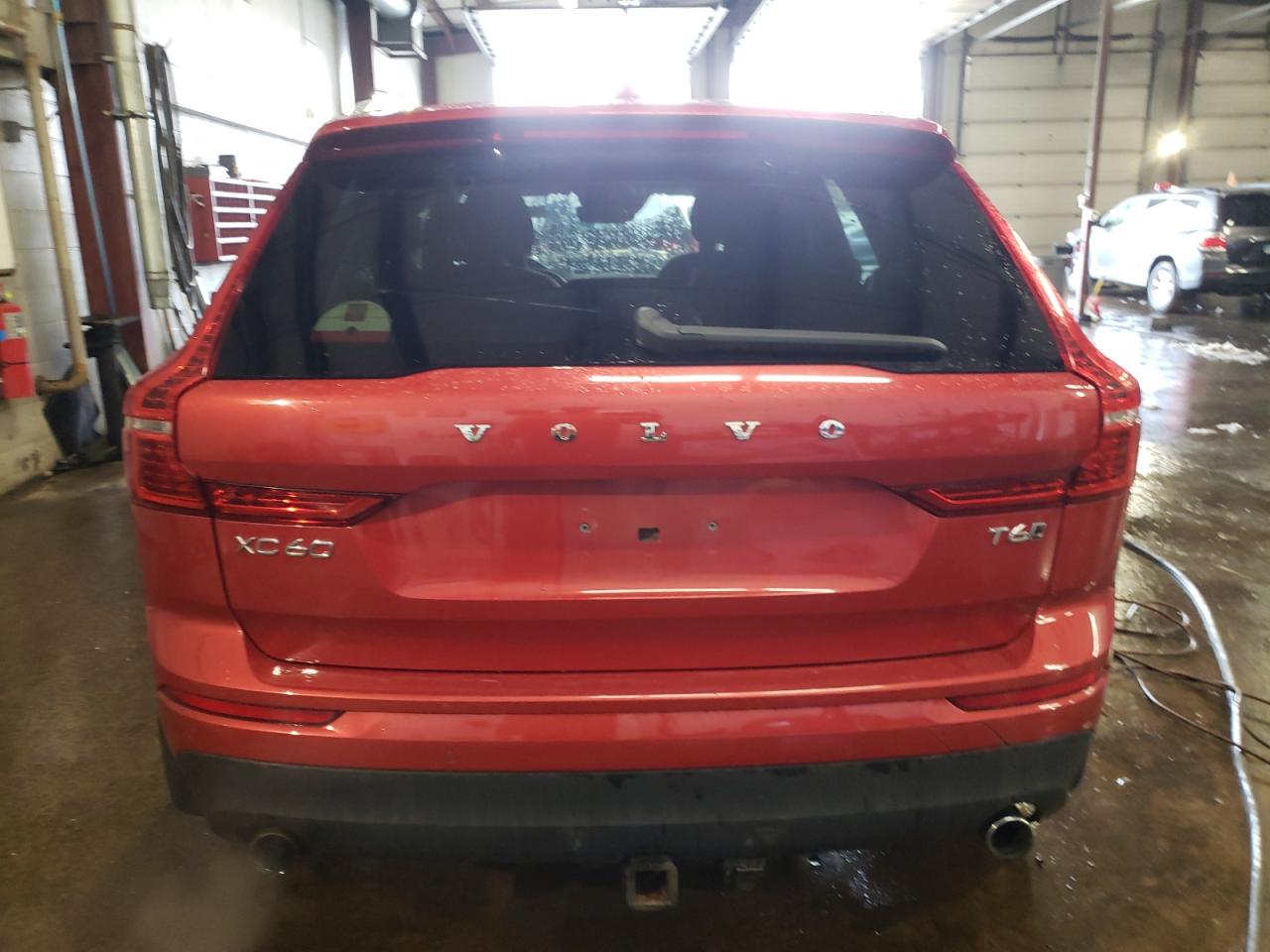 2018 Volvo XC60 VIN YV4A22RK8J1014767 Copart auction photo, front end / minor dent/scratches damage thumbnail 6