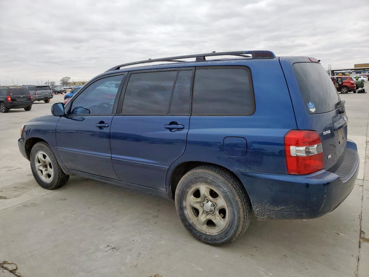 2005 Toyota Highlander VIN JTEDP21A450071012 Copart auction photo, minor dent/scratches / normal wear damage thumbnail 2