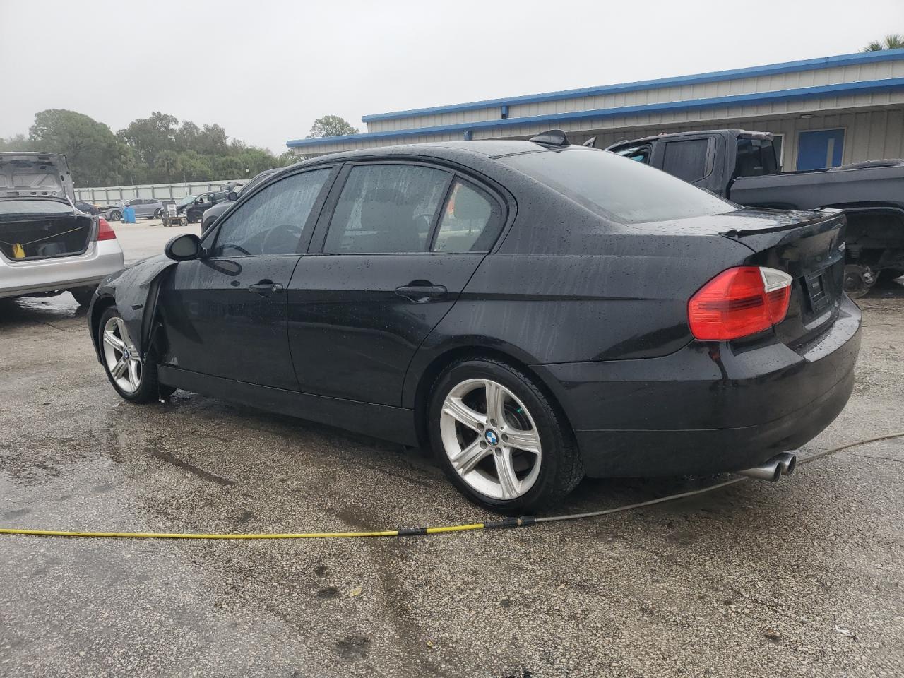 2006 BMW 3er VIN WBAVD33526KV62365 Copart auction photo, front end / minor dent/scratches damage thumbnail 2