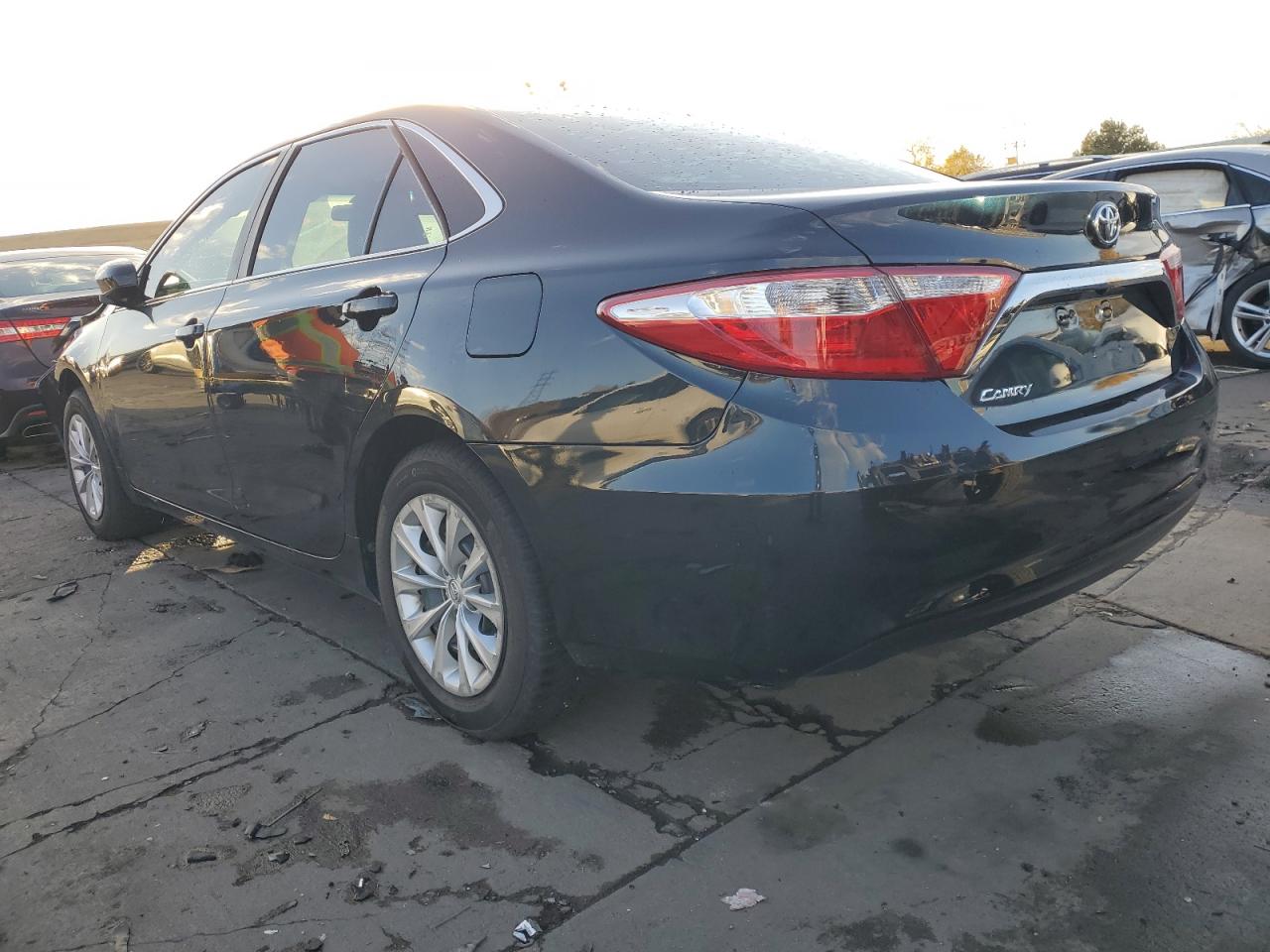 2016 Toyota Camry VIN 4T4BF1FK6GR536414 Copart auction photo, front end damage thumbnail 2