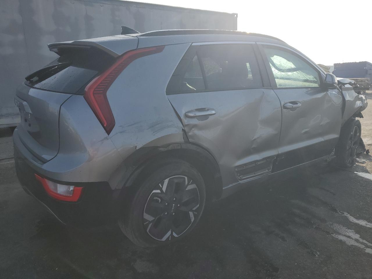 2023 KIA Niro VIN KNDCR3L13P5045942 Copart auction photo, front end / side damage thumbnail 3