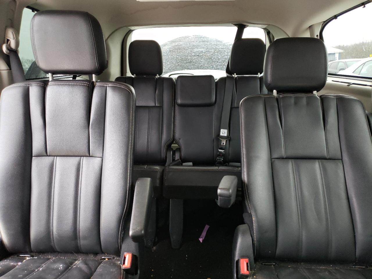 2015 Chrysler Town & Country VIN 2C4RC1BG4FR578101 Copart auction photo, rear end / minor dent/scratches damage thumbnail 10