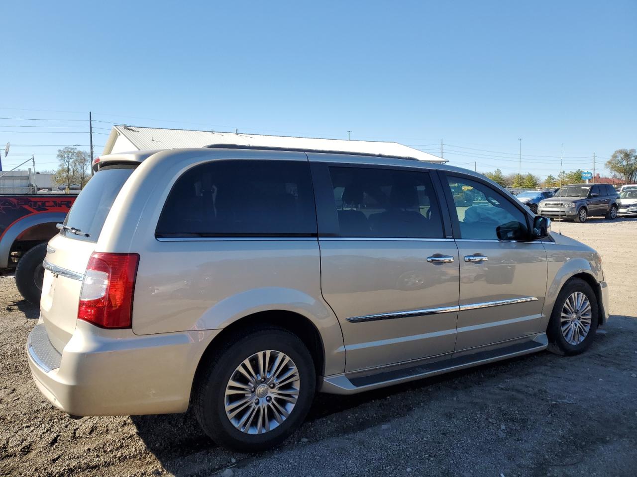 2014 Chrysler Town & Country VIN 2C4RC1CG5ER164533 Copart auction photo, front end / undercarriage damage thumbnail 3