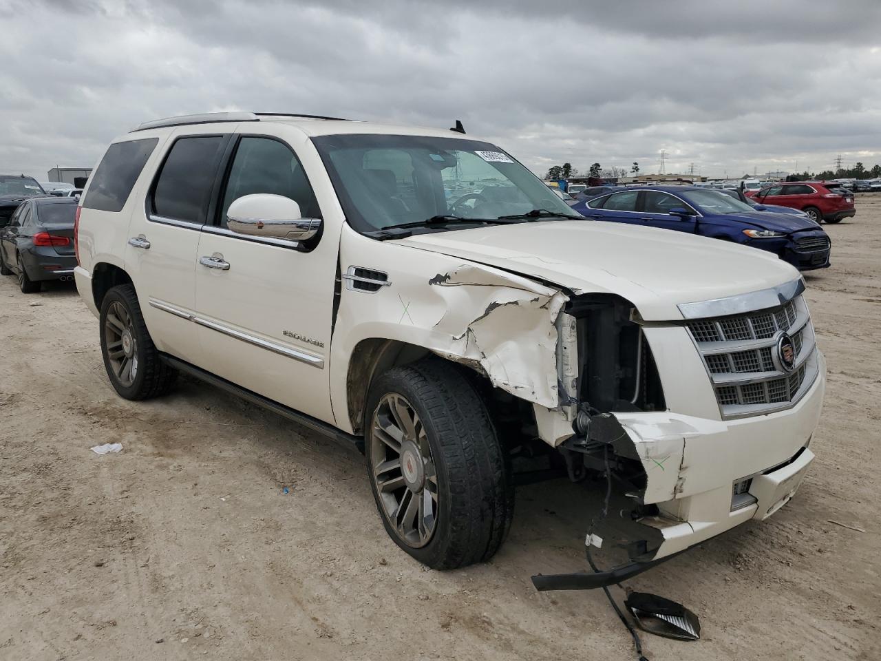 2013 Cadillac Escalade VIN 1GYS4DEF9DR124295 Copart auction photo, front end / minor dent/scratches damage thumbnail 4
