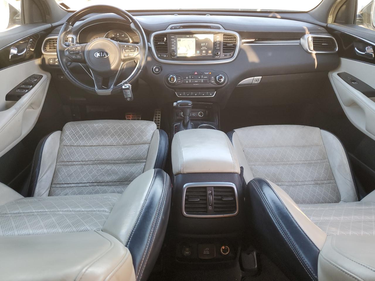 2017 KIA Sorento VIN 5XYPKDA58HG226657 Copart auction photo, front end damage thumbnail 8