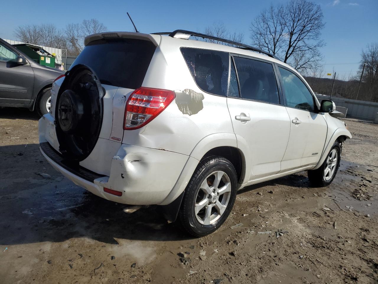 2011 Toyota RAV 4 VIN 2T3DF4DV9BW090681 Copart auction photo, front end / rear end damage thumbnail 3