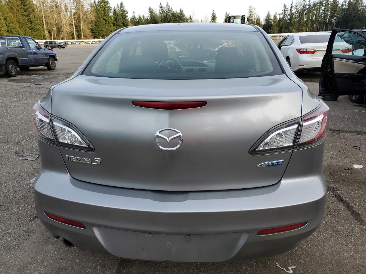2012 Mazda 3 VIN JM1BL1V8XC1658945 Copart auction photo, side / front end damage thumbnail 6