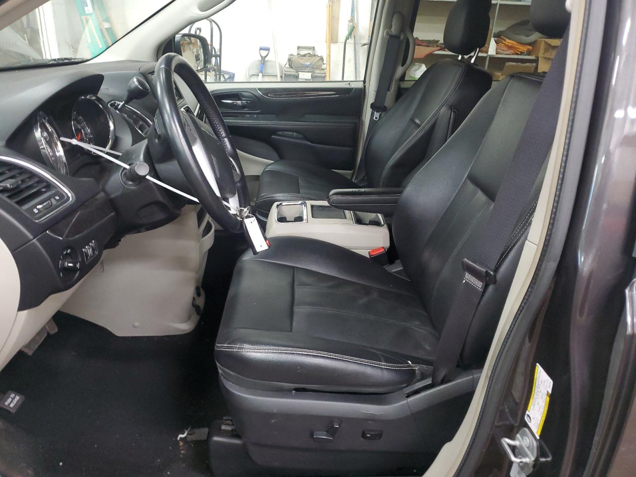 2015 Chrysler Town & Country VIN 2C4RC1BG1FR637167 Copart auction photo, front end damage thumbnail 7