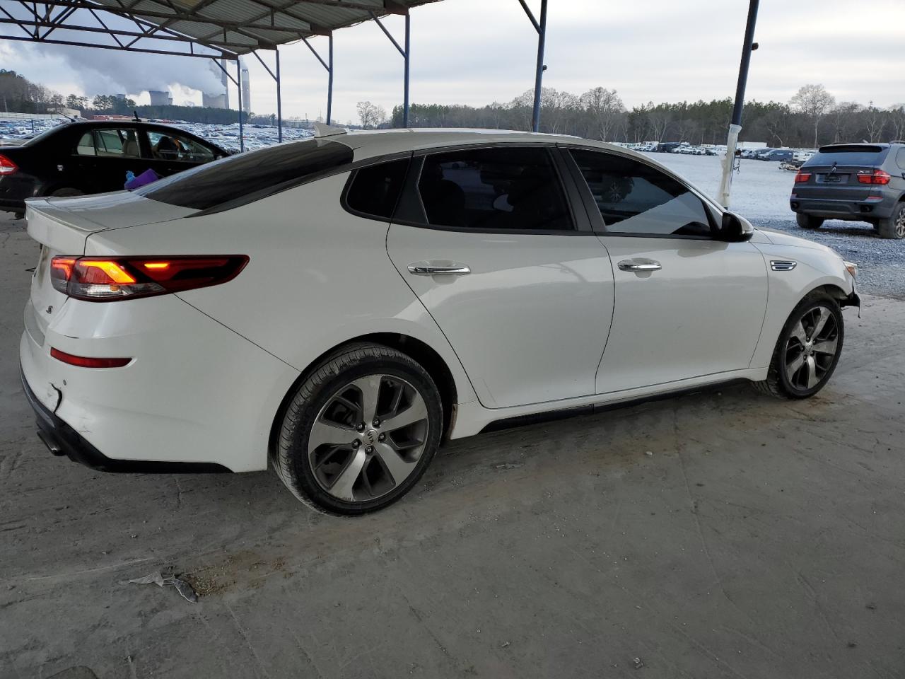 2020 KIA Optima VIN 5XXGT4L33LG417053 Copart auction photo, all over damage thumbnail 3