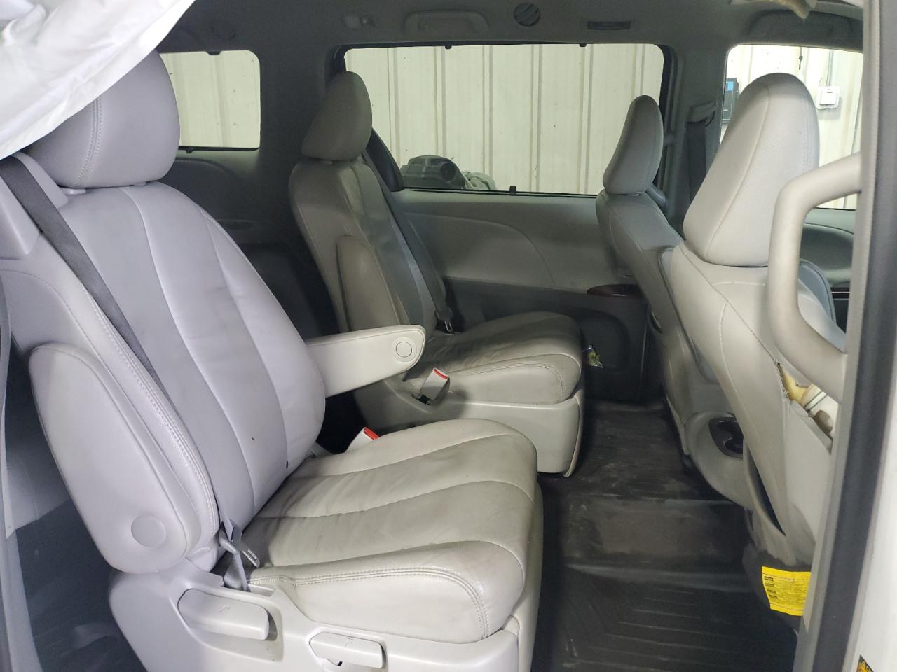 2013 Toyota Sienna VIN 5TDDK3DC1DS064262 Copart auction photo, side / front end damage thumbnail 12
