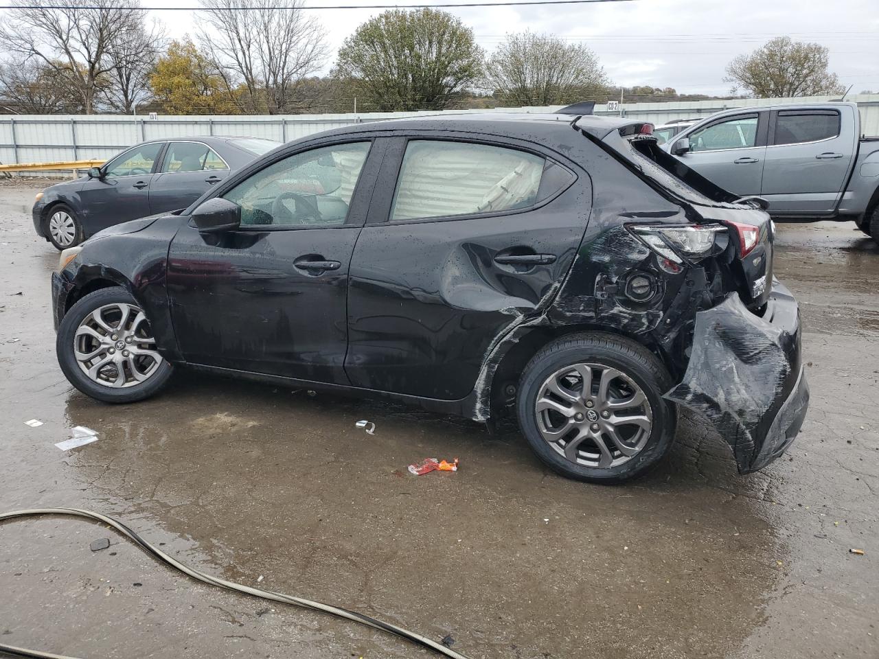 2020 Toyota Yaris VIN 3MYDLBJV1LY706288 Copart auction photo, rear end / front end damage thumbnail 2