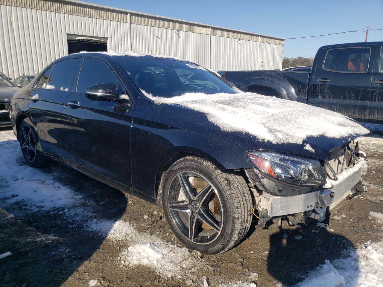 2018 Mercedes-Benz E-klasse VIN WDDZF4KB2JA468857 Copart auction photo, front end damage thumbnail 4