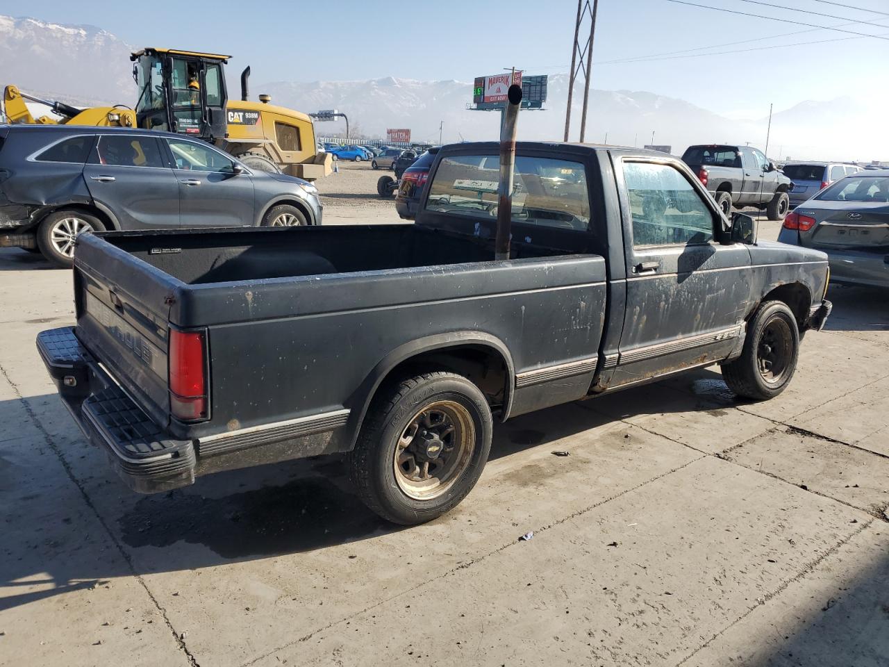 1992 Chevrolet S-10 Pickup VIN 1GCCS14R1N8208418 Copart auction photo, front end / minor dent/scratches damage thumbnail 3