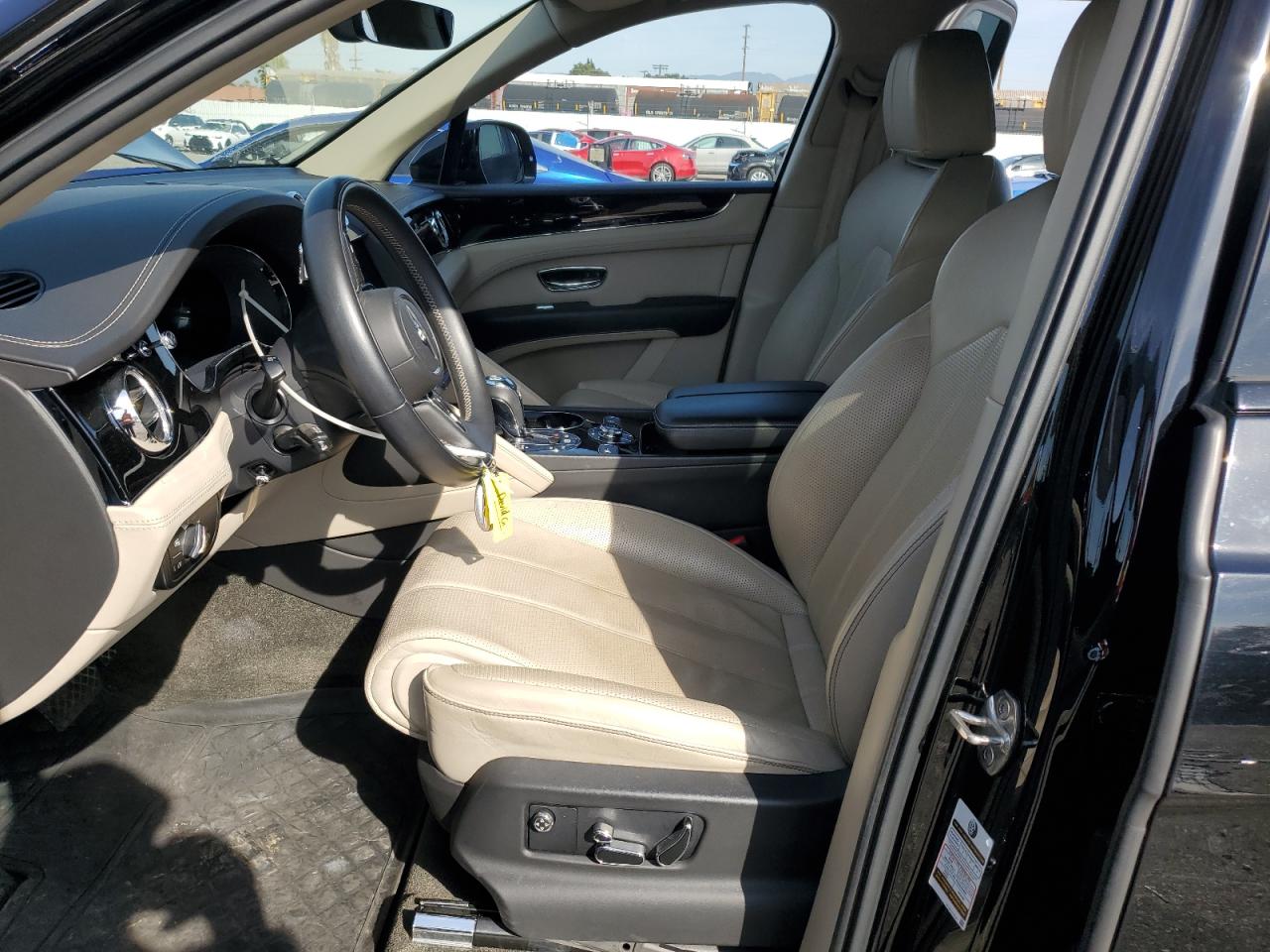 2022 Bentley Bentayga VIN SJAAM2ZV1NC013706 Copart auction photo, front end damage thumbnail 7