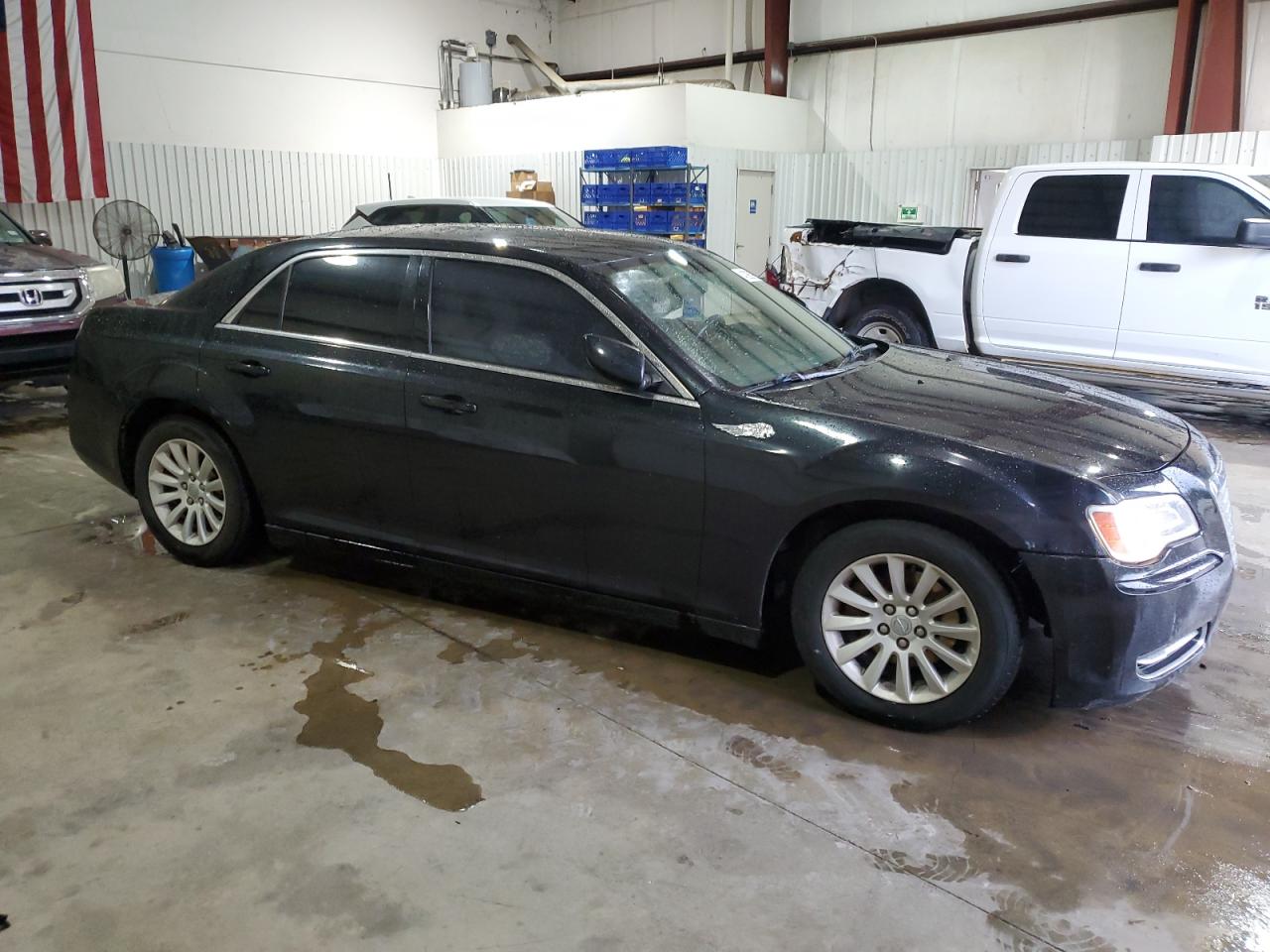 2012 Chrysler 300 VIN 2C3CCAAG2CH241911 Copart auction photo, burn - interior / minor dent/scratches damage thumbnail 4