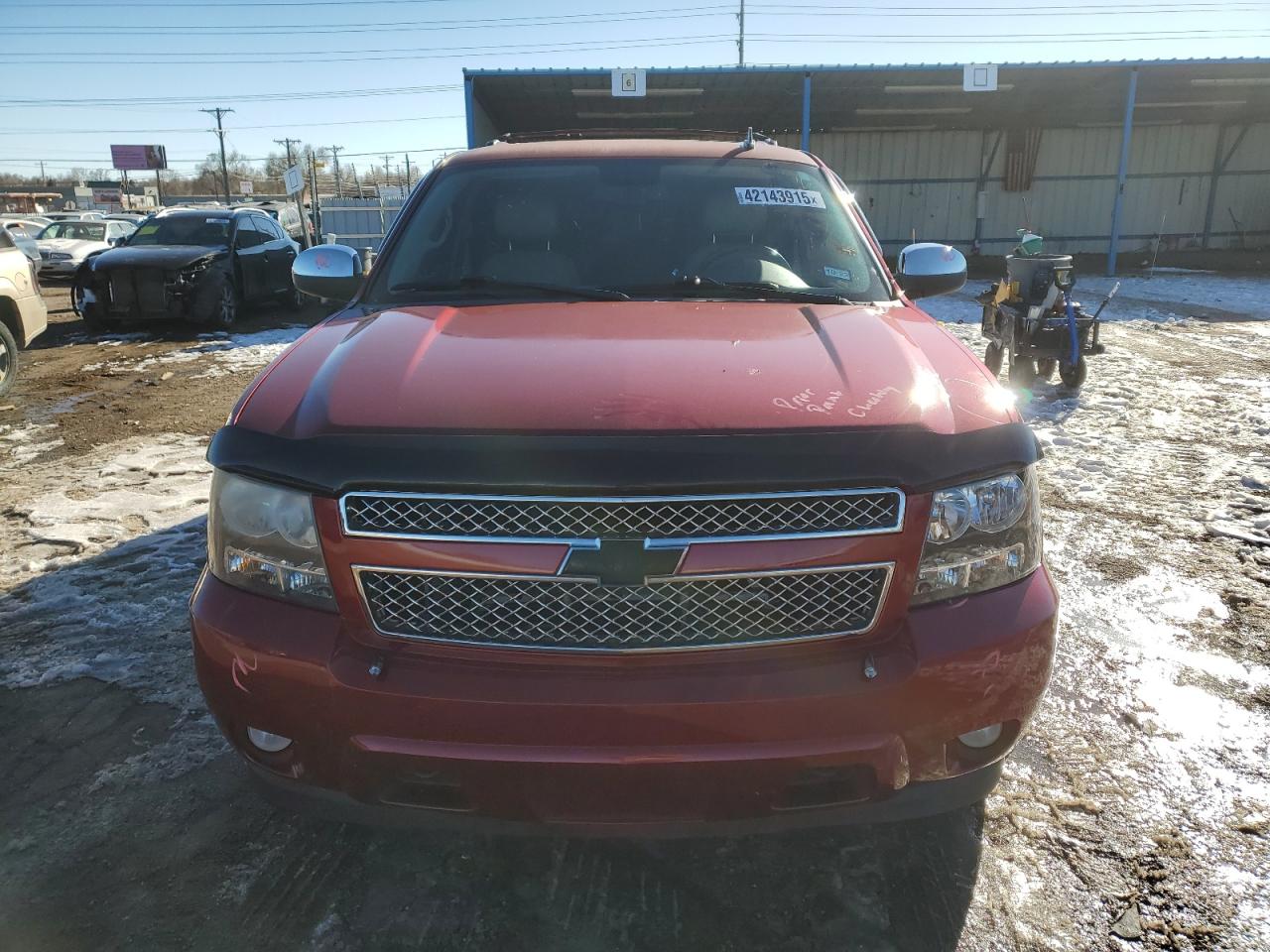 2014 Chevrolet Suburban VIN 1GNSCKE08ER168239 Copart auction photo, side / front end damage thumbnail 5