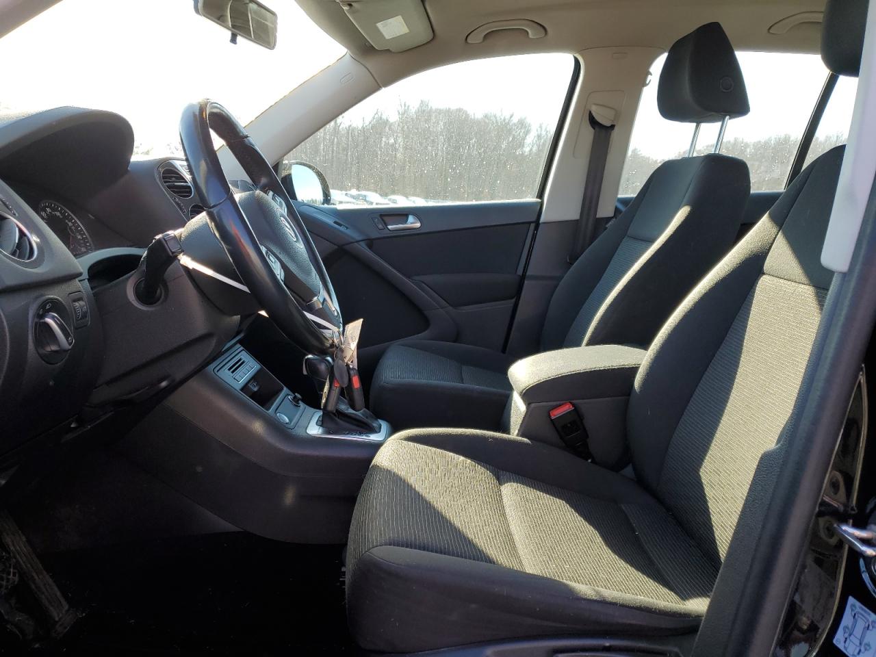 2018 Volkswagen Tiguan VIN WVGBV7AX5JK002066 Copart auction photo, front end damage thumbnail 7