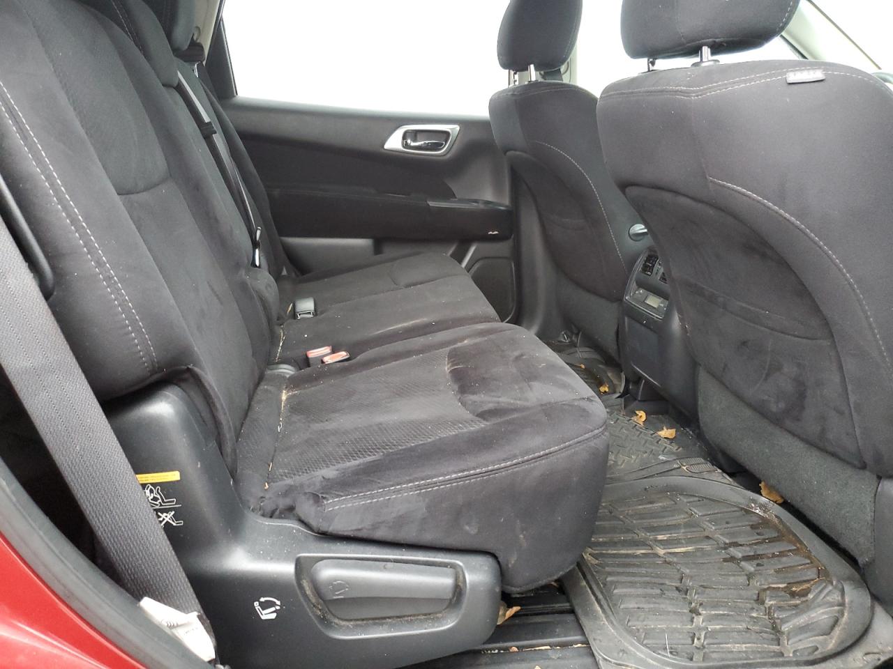 2016 Nissan Pathfinder VIN 5N1AR2MMXGC637906 Copart auction photo, front end damage thumbnail 11