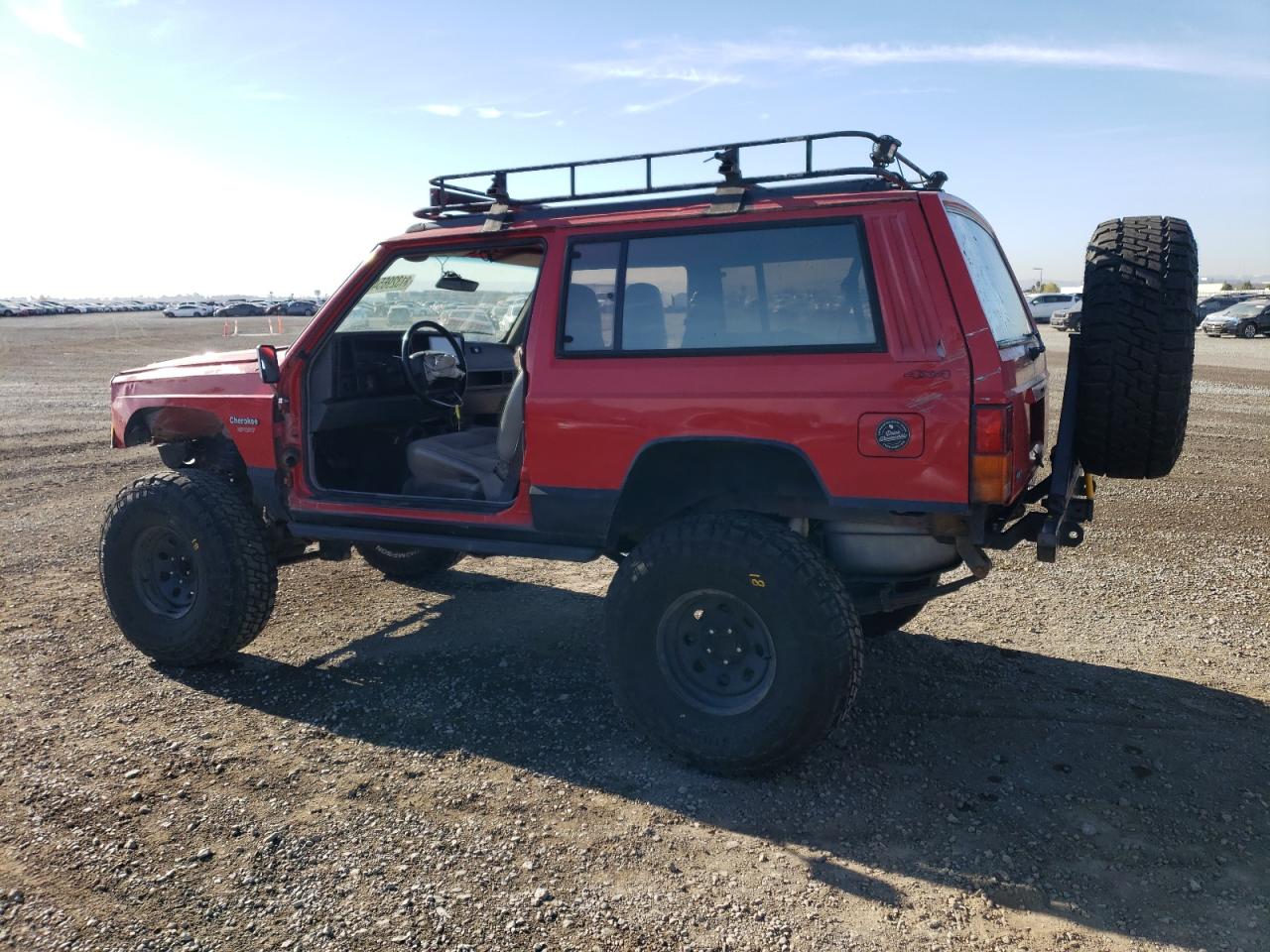 1996 Jeep Grand Cherokee VIN 1J4FJ67S2TL167992 Copart auction photo, all over damage thumbnail 2